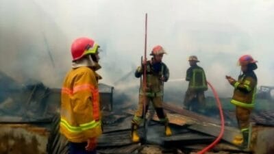 Kebakaran Hanguskan 11 Rumah di Medan Denai
