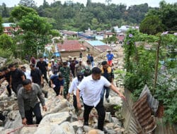 Tinjau Sungai Batu Gaga dan Korban Banjir Bandang Parapat, Bobby Nasution Percepat Pembangunan Bronjong