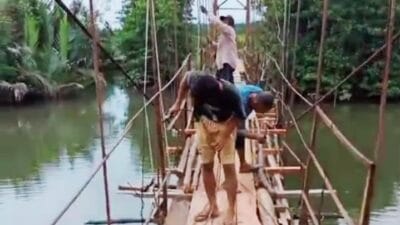 Tak Tersentuh Pemerintah, Warga di Langkat Perbaiki Jembatan Melalui Dana Swadaya