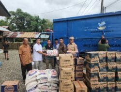 Dinsos Abdya Salurkan Bantuan Masa Panik ke Warga Kuala Batee dan Babahrot