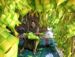 Penjual Pernak Pernik Lebaran Mulai Kebanjiran Orderan