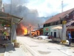 Kebakaran Hebat di Muara, 28 Rumah Hangus