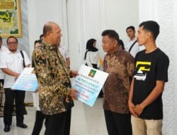 Bupati Langkat Serahkan Bantuan Rp120 Juta ke Korban Kebakaran 6 Ruko di Bahorok