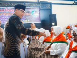 Rico Waas Tepungtawari Calhaj KBIHU Al-Mukhlisin