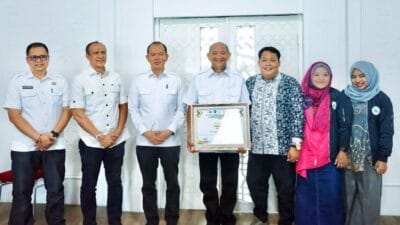 Himpunan Mahasiswa UINSU Audiensi dan Serahkan Penghargaan ke Bupati Langkat