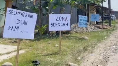 Akses Anak Sekolah di Langkat Terancam, Warga Babalan Protes Jalan Rusak