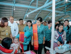 Ketua TP PKK Sumut Kahiyang Ayu Tinjau Posyandu di Karo