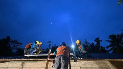Terangi Pendidikan hingga ke Pelosok, PLN UP3 Nias Hadirkan Listrik ke PKBM ORUDUA Lewat Inovasi Super Sun