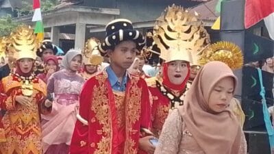 Masyarakat Panyabungan Timur Antusias Saksikan Karnaval HUT ke-80 Kemerdekaan RI