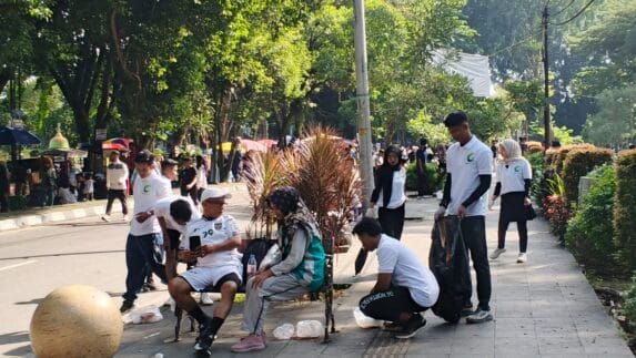 Komunitas Gen Hijau Gelar Aksi Bersih-bersih di Car Free Day Stabat