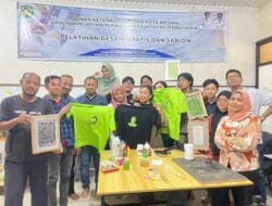 MR Kaos Bimbing Peserta Pelatihan Sablon untuk Siap Ciptakan Lapangan Kerja