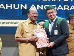 Syah Afandin Terima Penghargaan UHC, Komitmen Pelayanan Kesehatan di Langkat