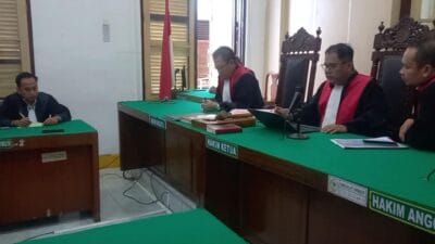 Divonis 6 Tahun Penjara, Hakim Minta JPU Tangkap Rekanan Disdik Batubara‎