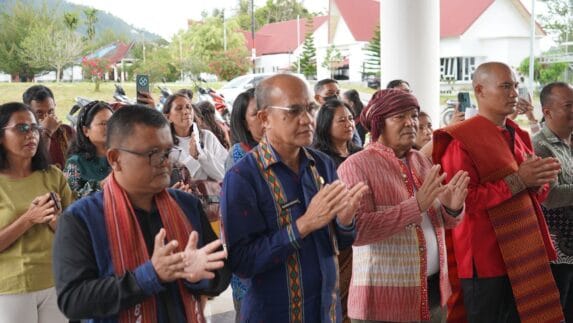 Glorious Institute Gelar Harmony of Batak Toba’s Ulos