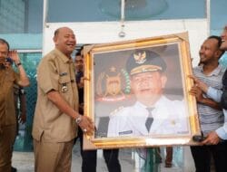 Momen Haru di Kantor Bupati Langkat, Syah Afandin Dapat Kejutan dari Nakes R4