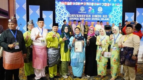 Endang Syah Afandin Terima Anugerah Konvensyen DMDI di Jakarta