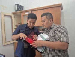 ‎Dugaan Pengelolaan Dana Desa Fiktif, Kejari Madina Geledah Kantor Camat Pakantan dan Rumah Kades