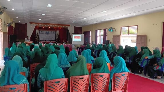 Anyaman Eceng Gondok di Kluet Selatan Semakin Maju dan Produktif