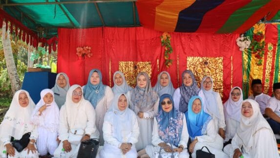 Ketua TP PKK Madina Hadiri Kegiatan Sejuta Sholawat