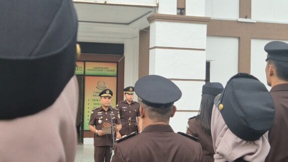Hari Pertama Jabat Plt Kajari Madina, Yos Tarigan Langsung Inspektur Hari Sumpah Pemuda ke-97