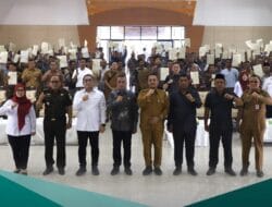 Kakanwil BPN Sumut Serahkan Sertifikat Program PTSL di Paluta