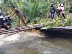 Gorong-gorong Pondok Gudang Mendadak Amblas, 1 Pengendara Terpental
