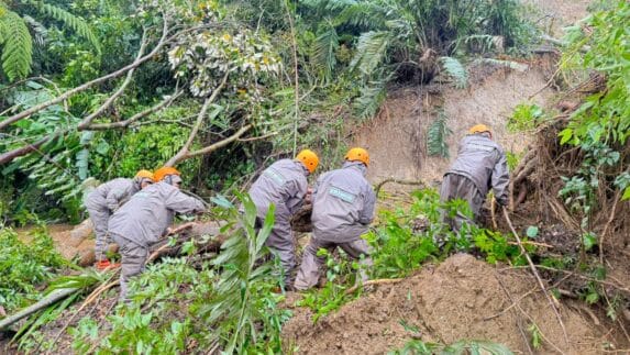 Satbrimob Poldasu Terobos Bencana, SAR Tembus Banjir & Longsor Tapanuli Tengah