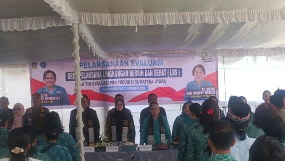 TP PKK Provinsi Sumut Evaluasi Desa Parsuratan Balige sebagai Pelaksana Lingkungan Bersih dan Sehat