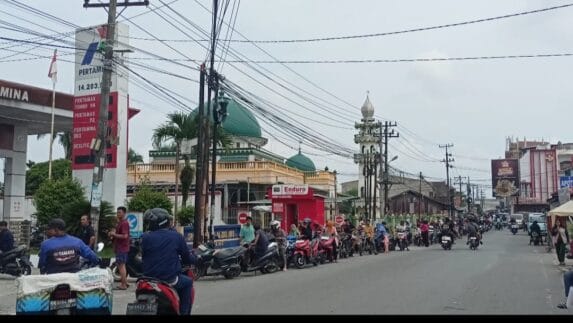 ‘Panic Buying’ BBM di Deli Serdang Sumatera Utara Masih Berlanjut