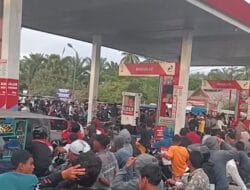 BBM Antri, Bupati Madina Harapkan Pengiriman Lewat Teluk Kabung Sumbar