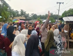Usai Zikir Akbar, Emak-emak Warga Tabuyung Madina Bakar Rumah Diduga Bandar Narkoba