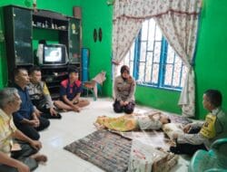 Kapolsek Na IX-X Salurkan Bansos kepada Warga Desa Simpang Marbau