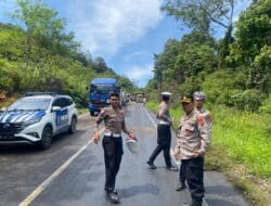 Tumpahan CPO di Gunung Kapur, Satlantas Polres Aceh Selatan Sibuk Atur Lalin