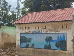 Di Puing Garoga Tapsel, SD Ini Tinggal Dinding untuk Terus Belajar