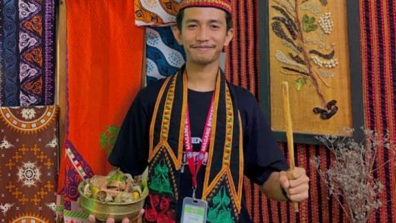 Presley Dorong Kebangkitan Budaya Lokal Melalui Komunitas Alusi Au