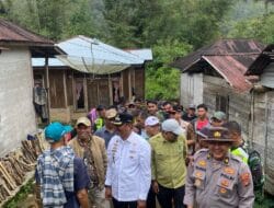 Bupati Madina Kunjungi Desa Simpang Pining Yang Sempat Terisolir