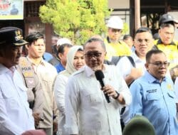 Menko Pangan dan UMKM Tinjau Warga Pengungsian di Tanggabosi