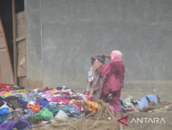 Pakaian Bantuan Jadi “Limbah” di Lokasi Bencana Garoga Tapsel