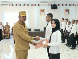 Serahkan 160 SK PPPK dan Lulusan IPDN, Bupati Madina: Laksanakan Tugas dengan Baik