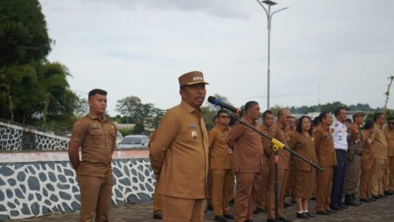 Wabup Toba Ajak ASN Edukasi Warga untuk Antri BBM