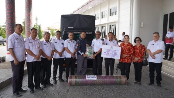 Pemkab Toba Salurkan Bantuan untuk Korban Bencana di Humbang Hasundutan