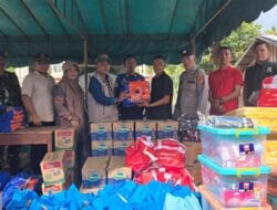 Plt Bupati Aceh Selatan Salurkan Bantuan Masa Panik Korban Kebakaran di Kluet Utara