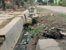 Diduga tak Sesuai Standar, Proyek Drainase yang Belum Lama Dibangun Ambruk