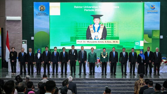 Pelantikan Rektor USU, Bobby Nasution Titipkan Nasib Mahasiswa Korban Bencana ke Wamen PTST