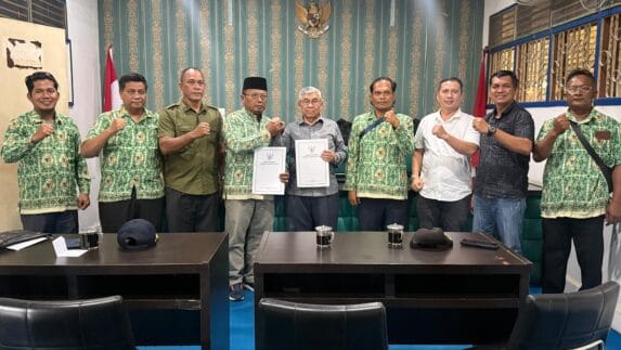 Komitmen Laksanakan Keterbukaan Informasi, KI dan APDESI Sumut Teken MoU