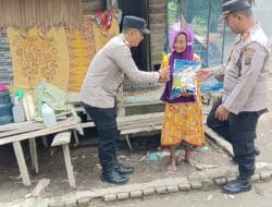 Jumat Berkah, Kapolsek Panai Tengah Bagikan Bansos kepada Masyarakat
