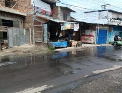 Pemkab Lamban Merespon, Warga Paya Geli Kumpulkan Donasi untuk Korek Drainase