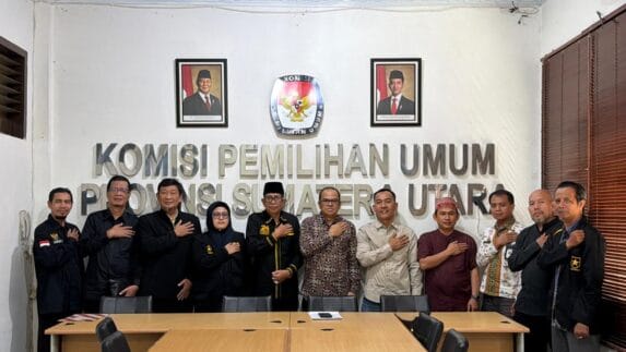 Sambangi KPU, DPW Partai Ummat Sumut Sampaikan Kepengurusan Baru