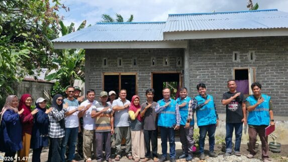 PLN Indonesia Power Serahkan Bantuan Rumah Layak Huni di Pangkalan Susu