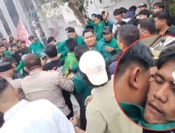 Unjuk Rasa Massa HIMMAH di Mapolrestabes Medan Ricuh, Dua Mahasiswa Terluka